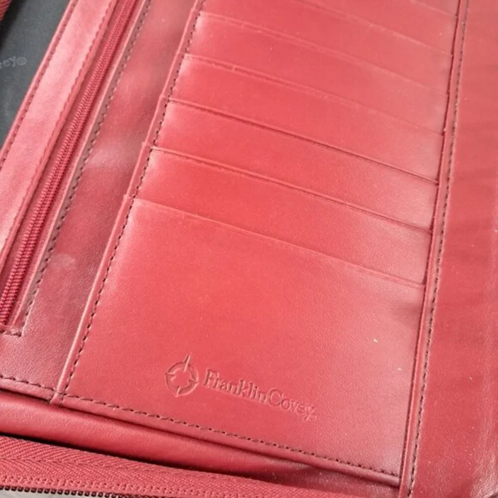 Franklin Covey Red Zip Planner Binder Briefcase Handles 7 ring organizer inserts